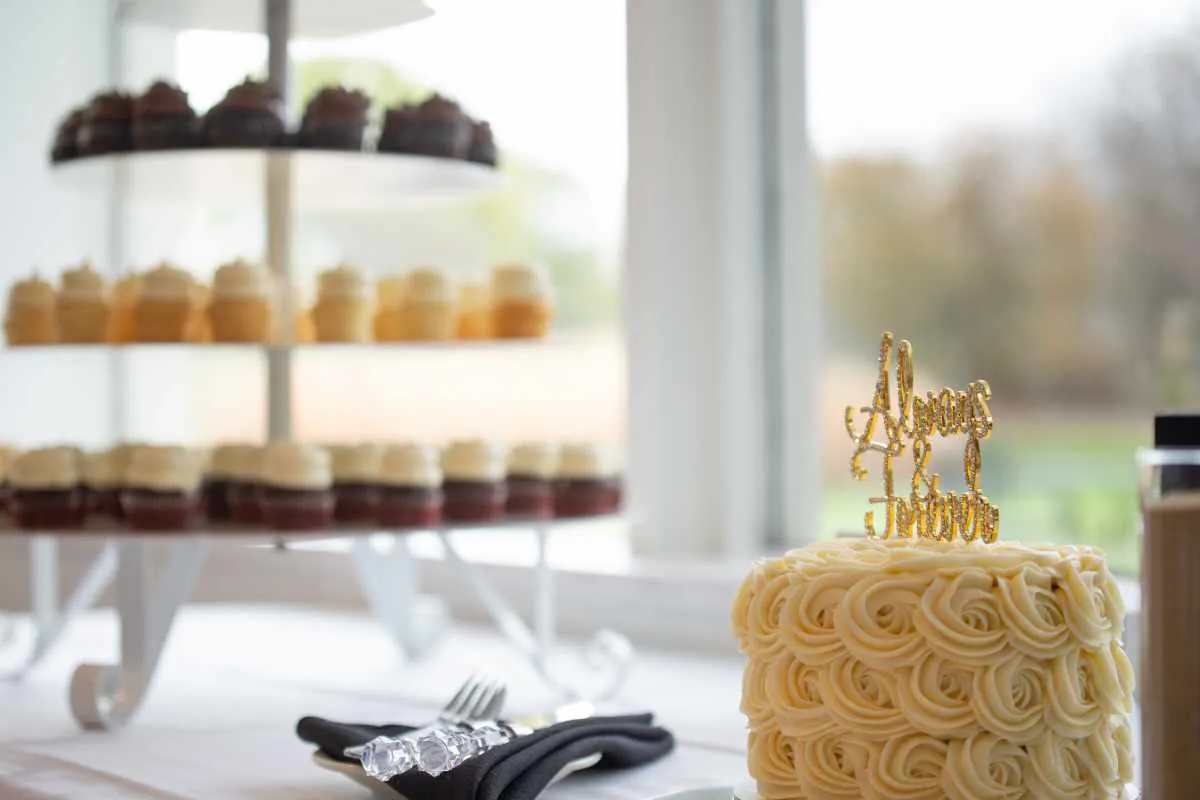 Small wedding cakes